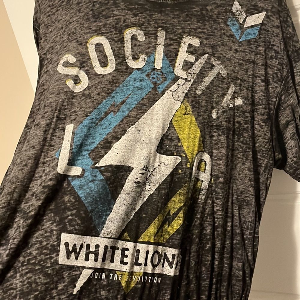 Men’s Society Tee Shirt from the Buckle. Amazing shape, Size X-Large 👕 - Picture 2 of 4